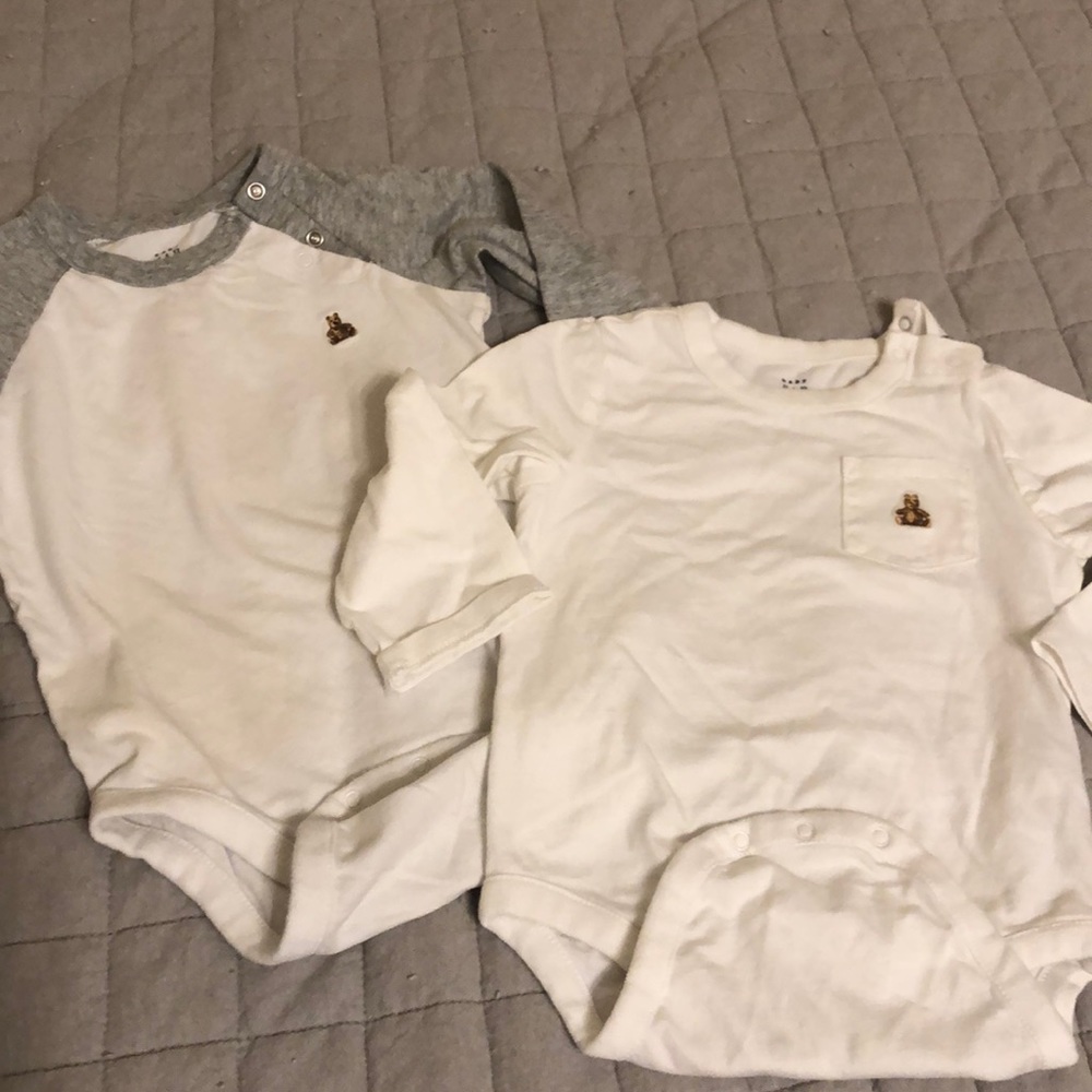 Gap long sleeve onesie bundle